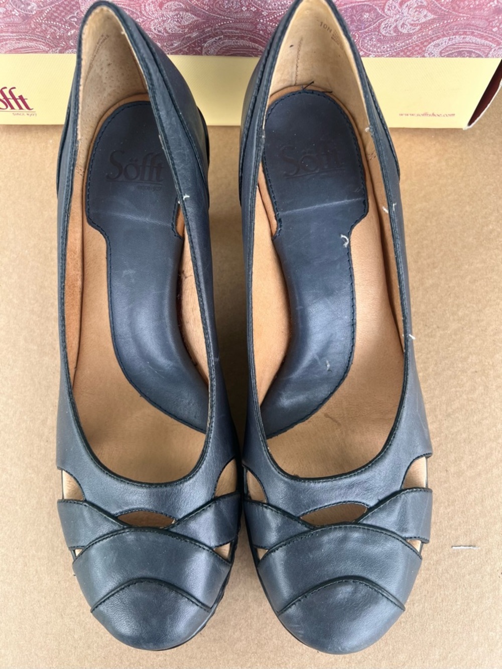 Sofft Cara Navy Leather  Size 10 Narrow Comfort Pumps